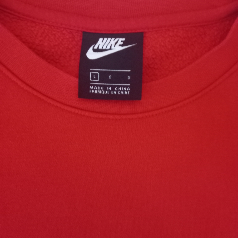 Nike / Large / Red / Sweatshirt - Picture 5 of 5